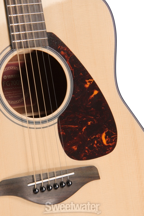 Yamaha FG700S w/solid top Natural
