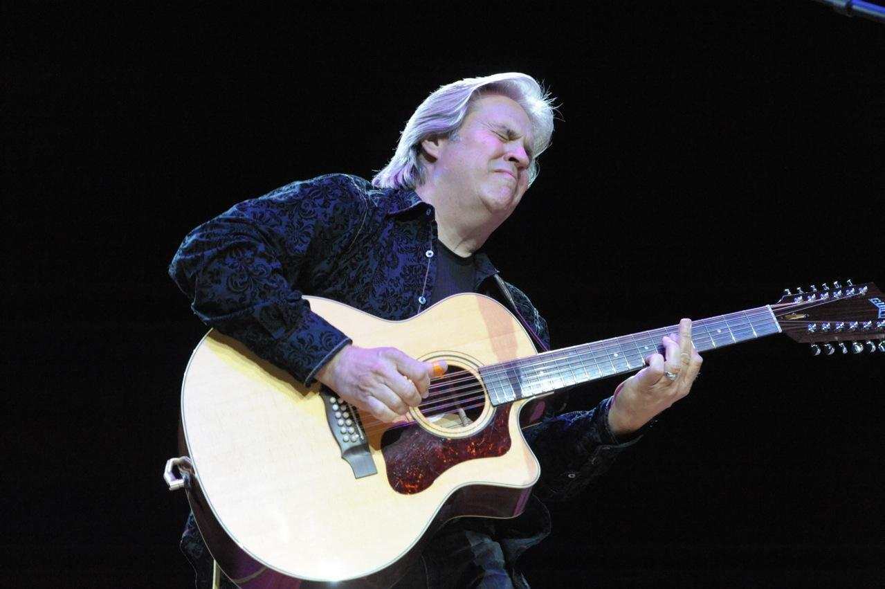 Doyle Dykes Performs Live at Sweetwater inSync