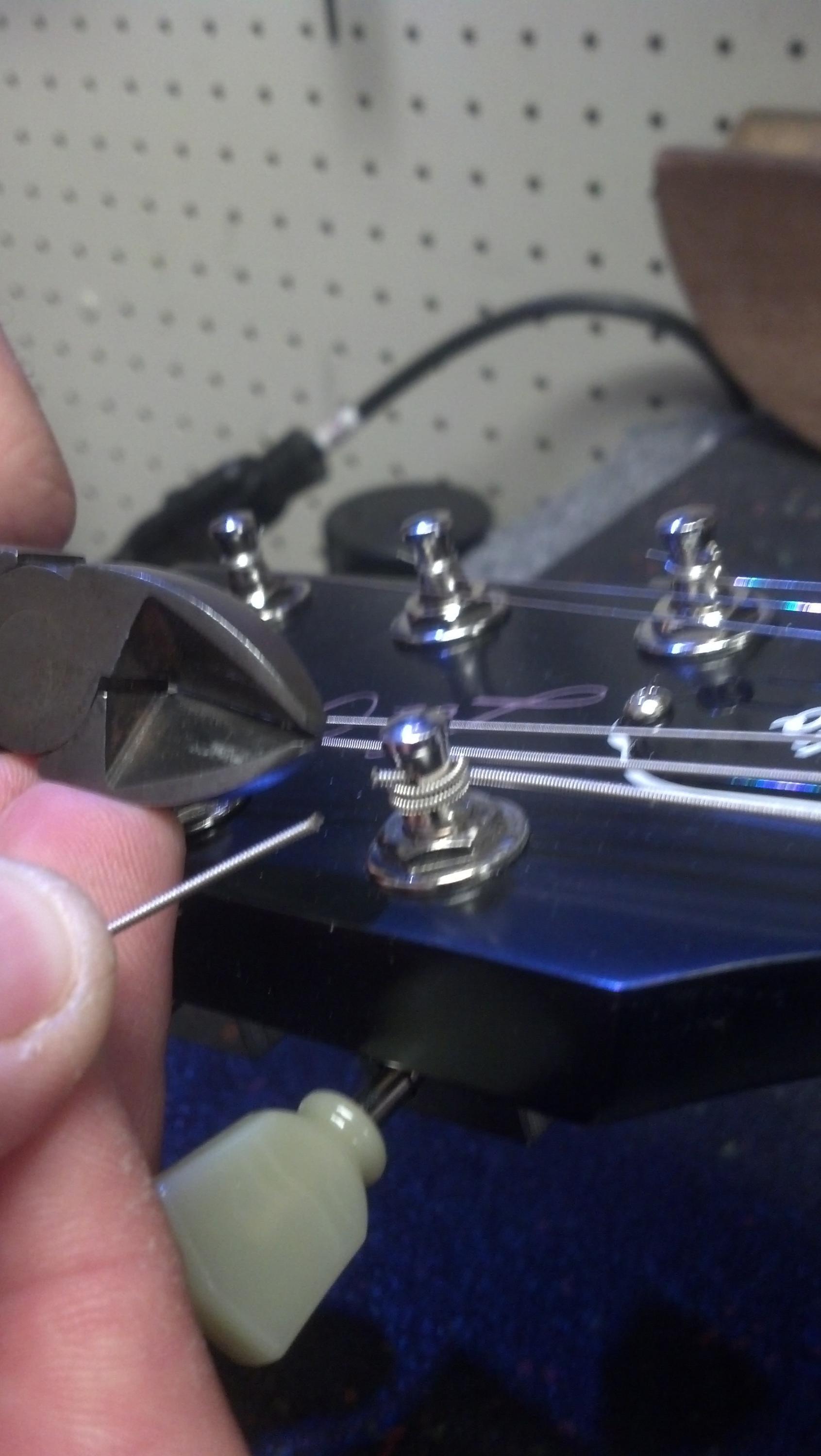 How To Change Electric Guitar Strings Sweetwater