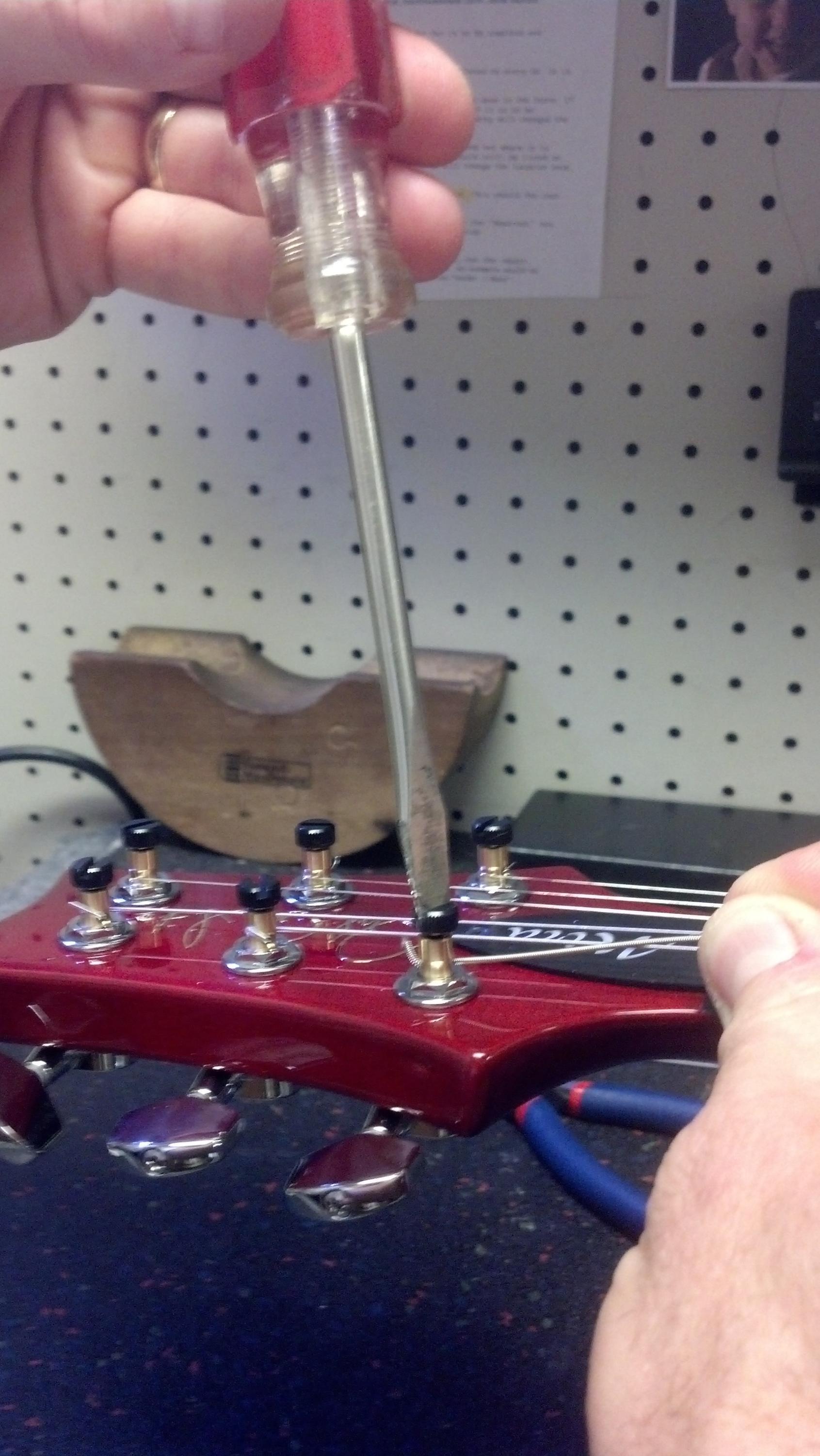 How To Change Electric Guitar Strings Sweetwater
