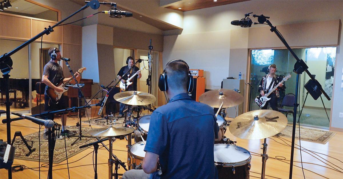 The Advantages of Using a Pro Recording Studio Over Your Home Studio