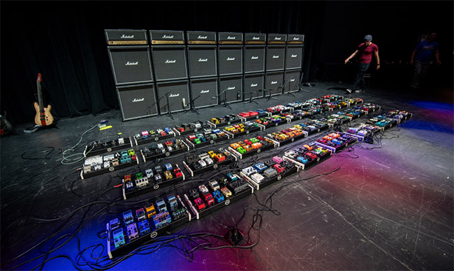 319 effects pedals at the world's largest pedalboard.