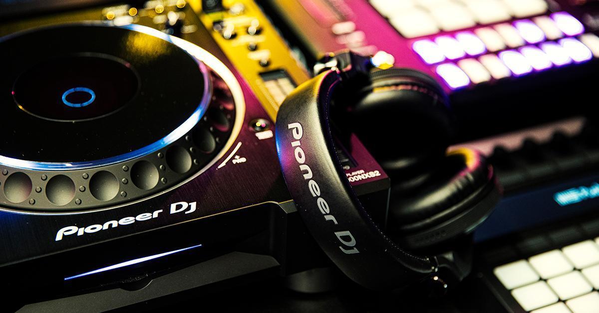 What You Need for Your First DJ Gig