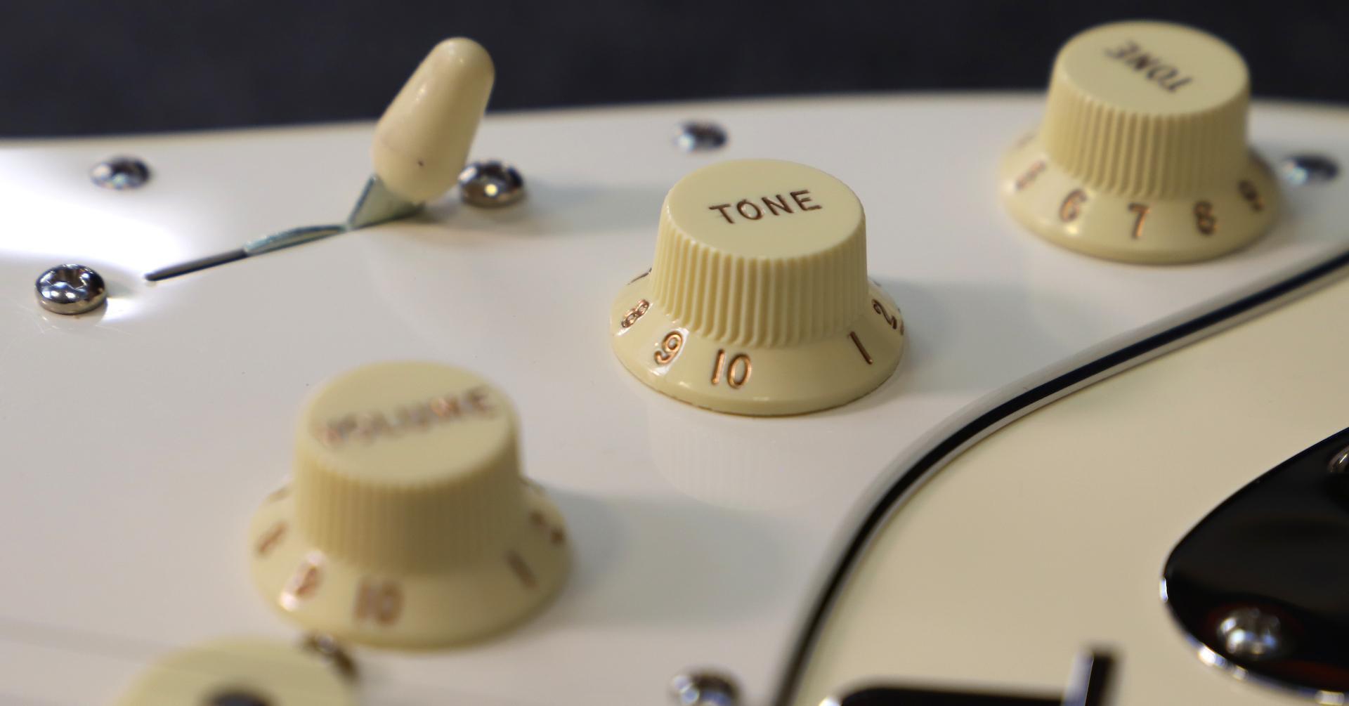 How Do Electric Guitars Work?