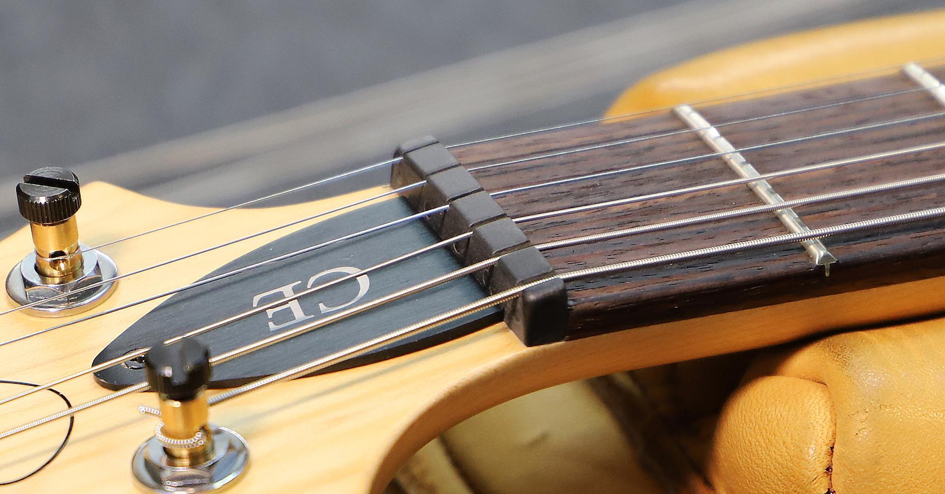 How Do Electric Guitars Work?