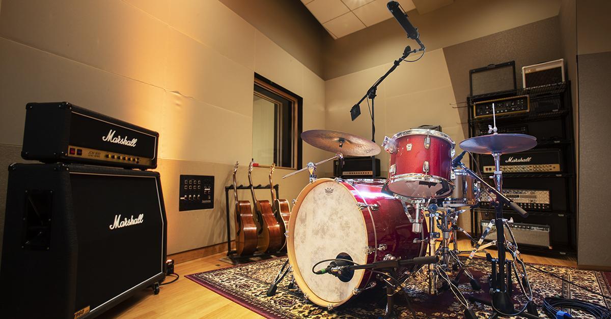 Kick Drum Mic Shootout - with Sound Samples