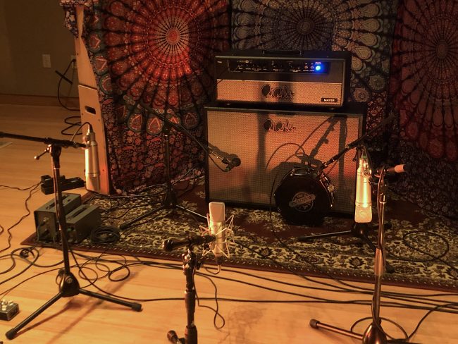 Iconic-Guitar-Tones-John-Mayer-Mic-Setup