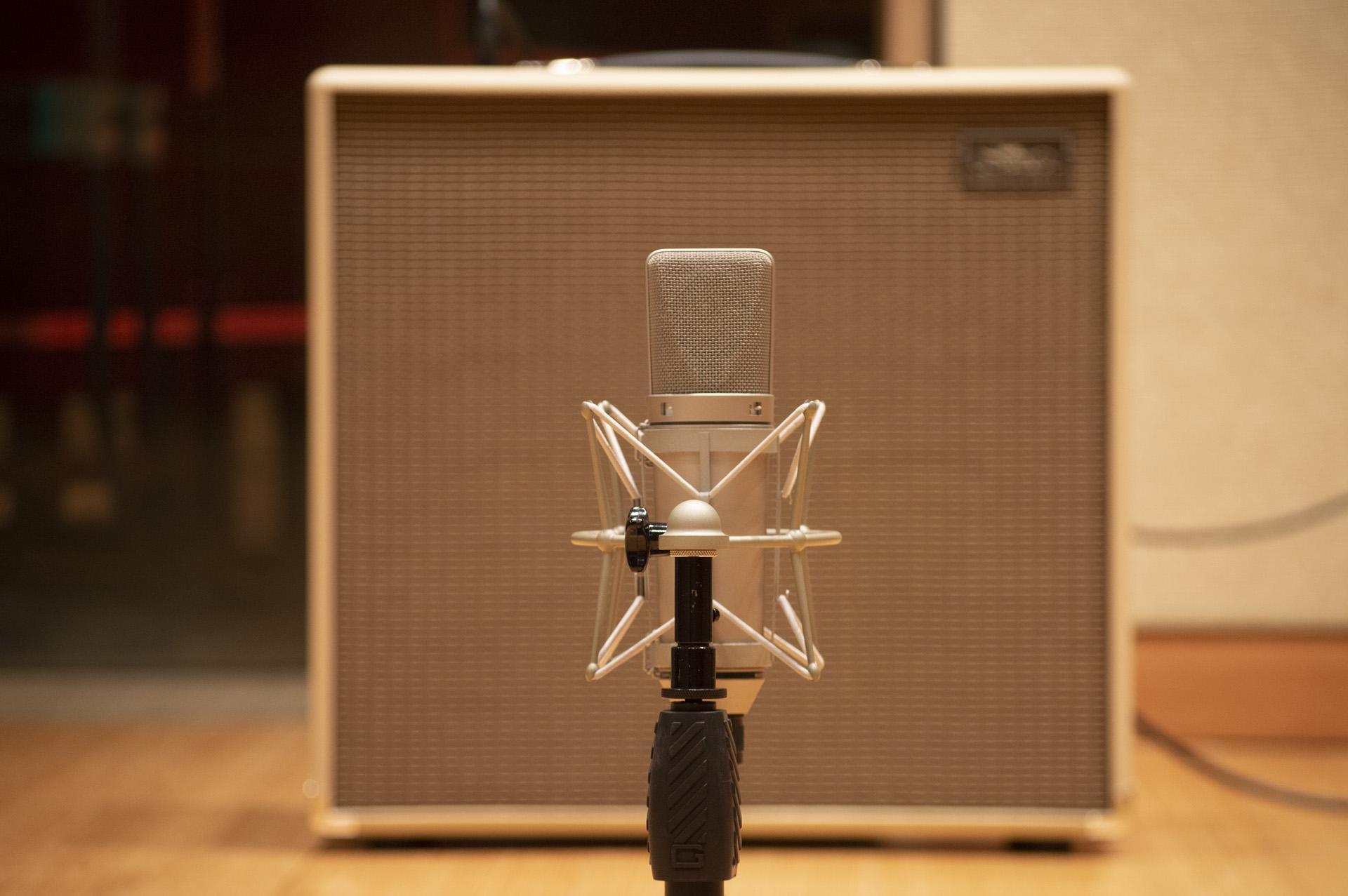 U67-Microphone-in-the-Studio