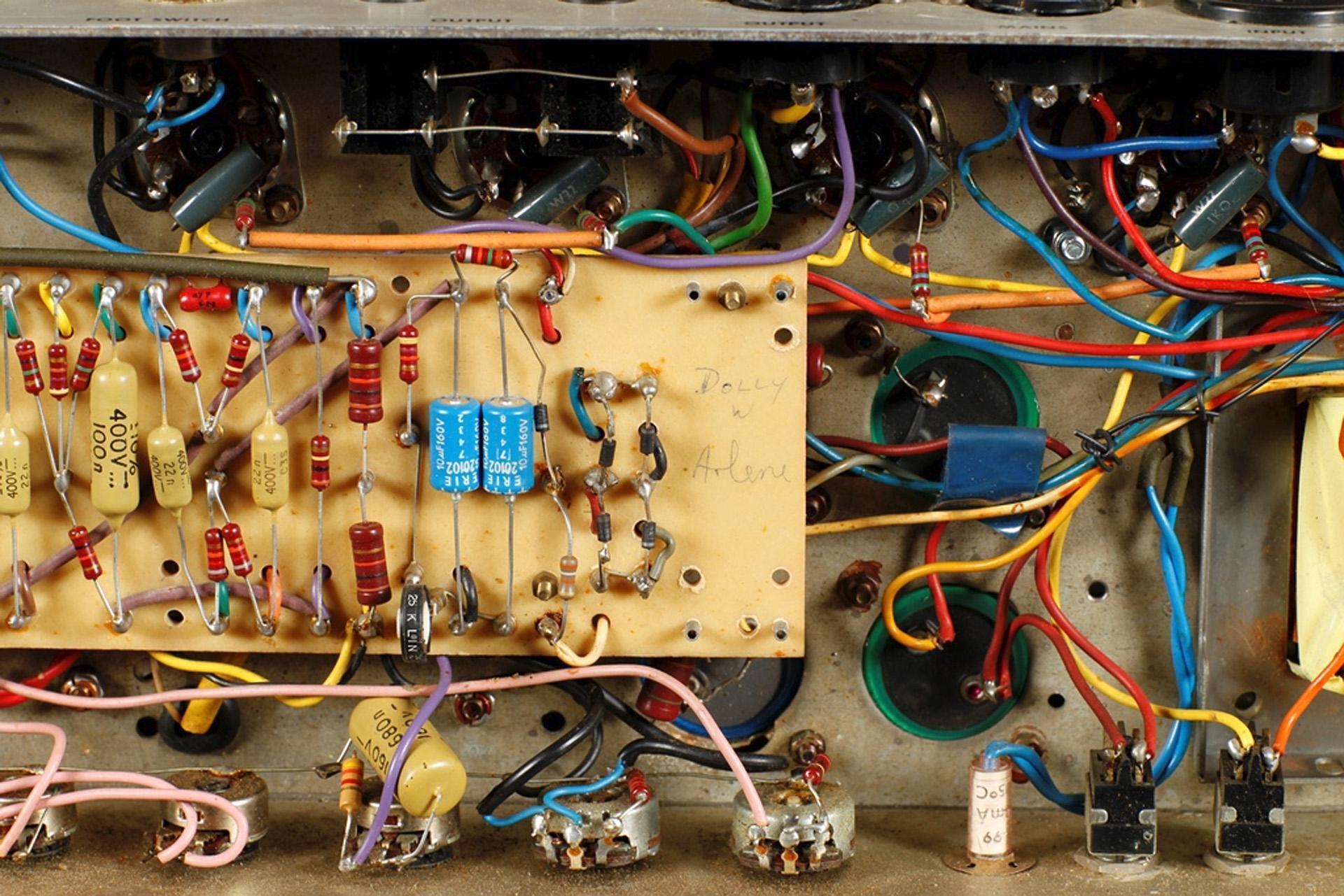 The History of the Legendary Marshall 100watt "Plexi" Head