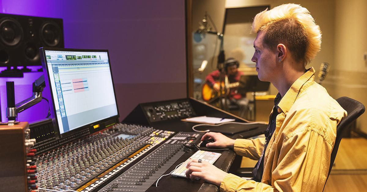 6 Tips for Getting the Most out of Artists in the Studio