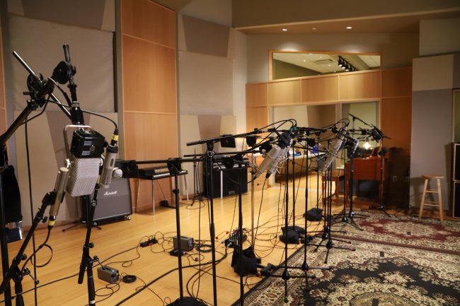 Studio-Setup-for-Recording-Baritone-Saxophone