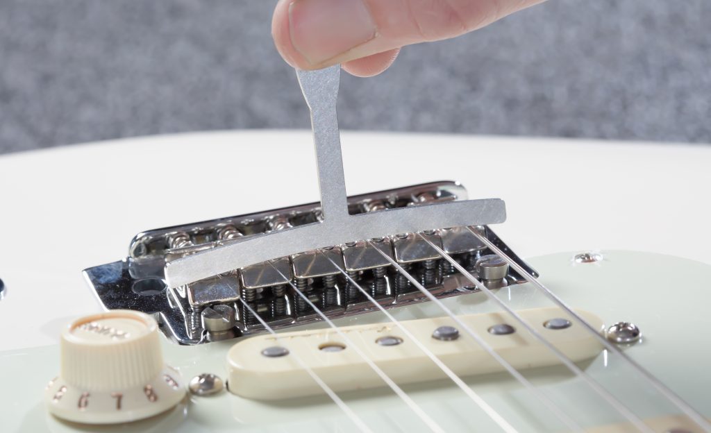 Guitar Setup How do I use a radius gauge? Sweetwater