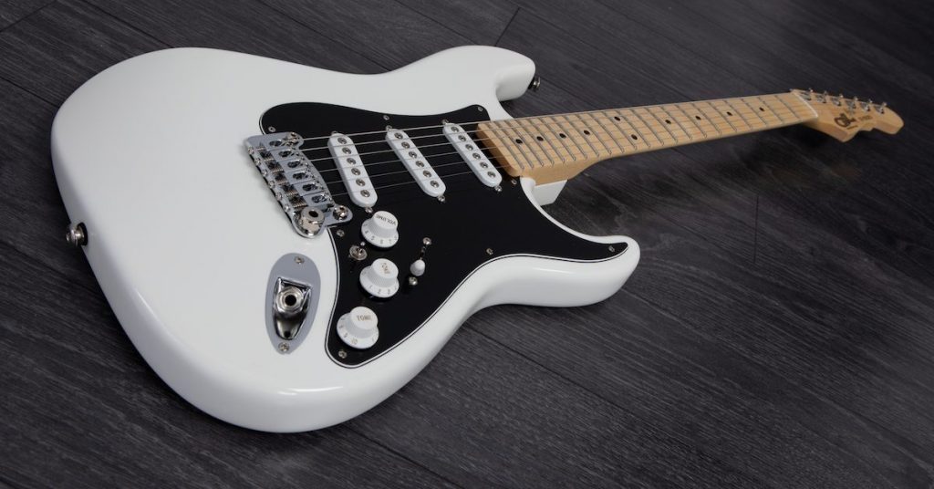 How to Clean a Maple Fretboard Sweetwater