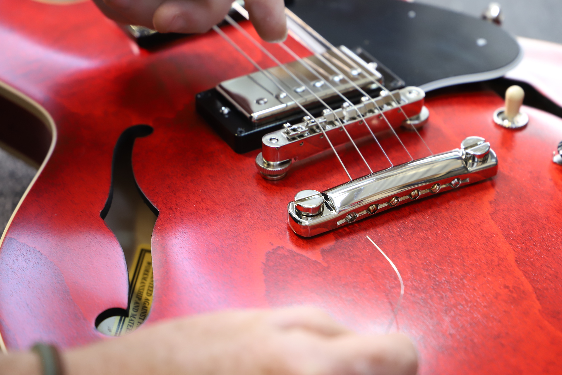 Reasons Why Your Guitar Strings are Breaking